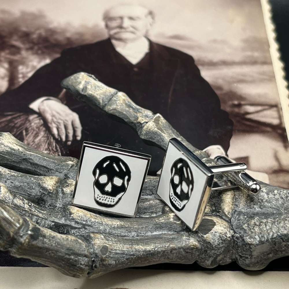 Authentic Alexander McQueen Skull Cuff Links 🔥Edgy!🔥